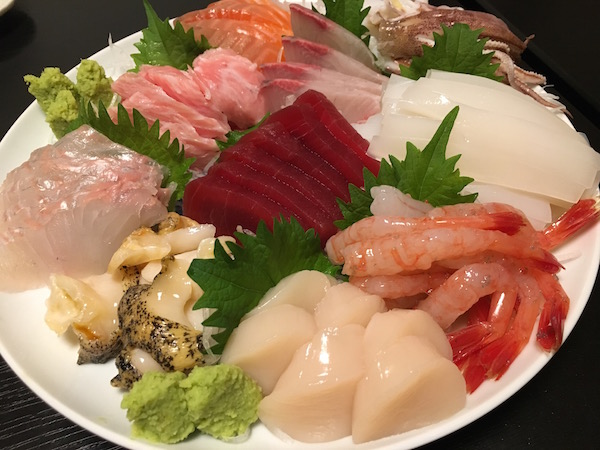 お刺身も一緒盛りで