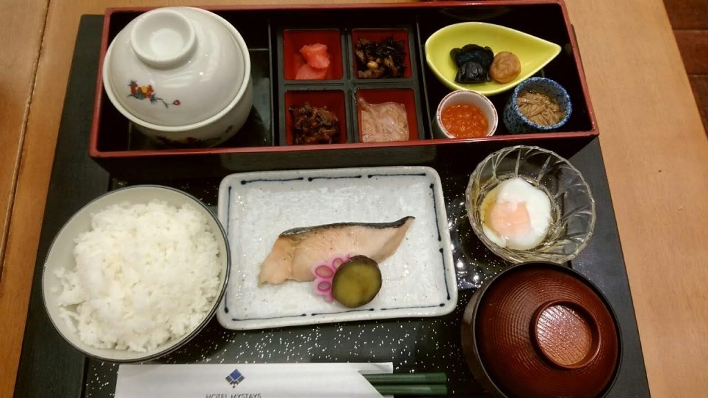 正しい日本の朝食でやんす