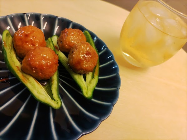 ピーマンにつくね